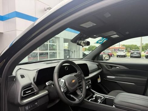 Used 2025 Chevrolet Traverse LT AWD/4WD image 7