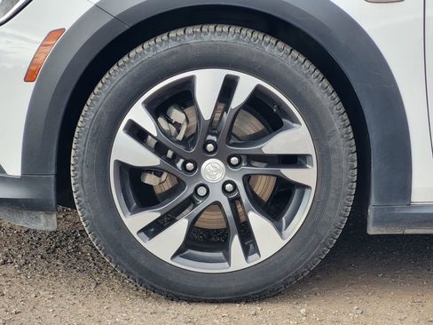 Used 2019 Buick Regal Essence w/ Driver Confidence Package I image 10