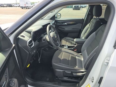 Used 2025 Chevrolet TrailBlazer LT image 9