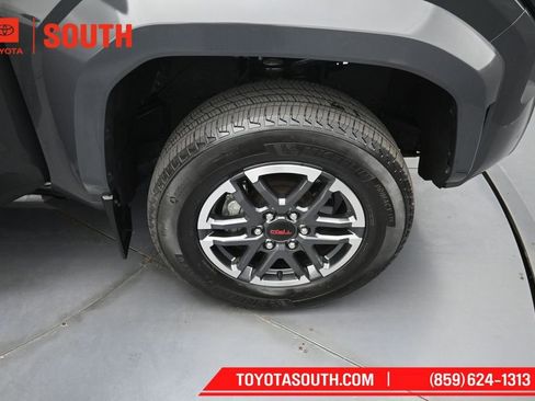 Used 2024 Toyota Tacoma TRD Sport w/ TRD Sport Upgrade Package AWD/4WD image 32