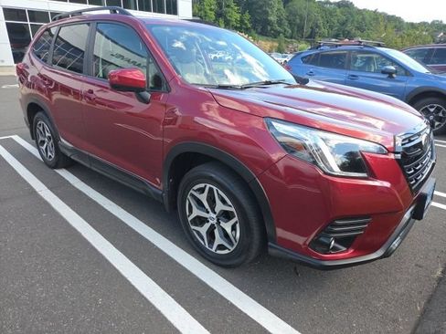 Used 2024 Subaru Forester Premium AWD/4WD image 3