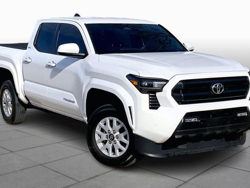 Used 2024 Toyota Tacoma SR5 image 3