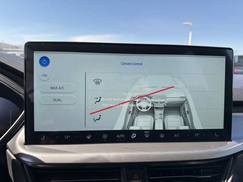 New 2025 Ford Escape SE image 25