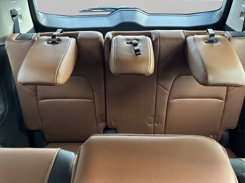 New 2025 Nissan Pathfinder Platinum w/ Lighting Package (N92) image 39