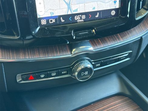 Certified 2023 Volvo XC60 B5 Plus image 20