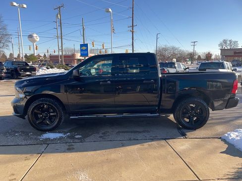 Used 2018 RAM 1500 Express w/ Black Ram 1500 Express Group image 6