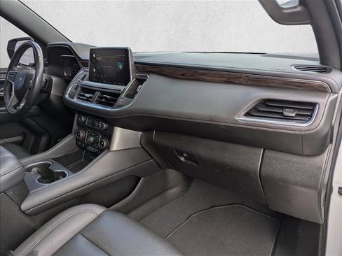 Used 2022 Chevrolet Suburban Z71 w/ Luxury Package image 26