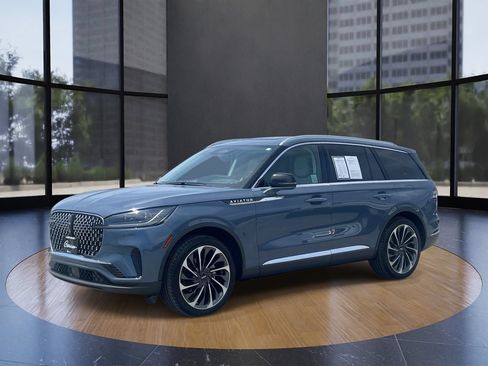 Used 2026 Lincoln Aviator Reserve AWD/4WD image 6