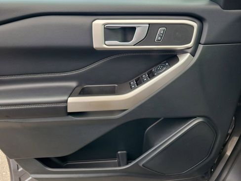 Used 2023 Ford Explorer XLT image 22