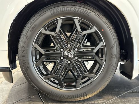 New 2026 INFINITI QX80 4WD image 10