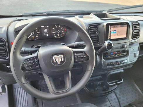 Used 2025 RAM ProMaster 2500 w/ Convenience Group FWD image 7