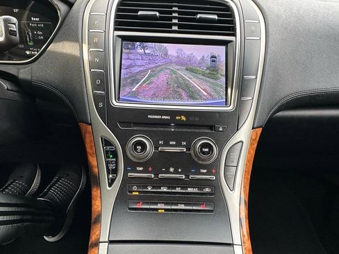 Used 2019 Lincoln Nautilus Select w/ Interior Protection Package image 14