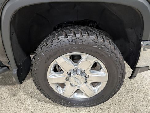 Used 2020 Chevrolet Silverado 2500 LTZ w/ LTZ Premium Package AWD/4WD image 15