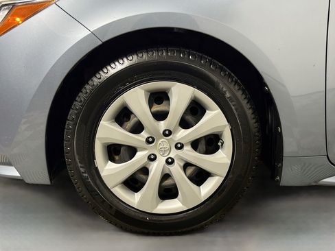 Used 2020 Toyota Corolla LE FWD image 14