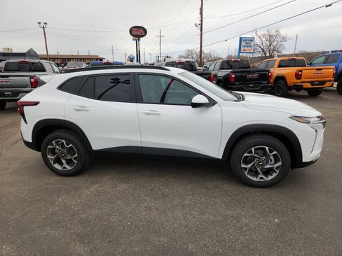New 2026 Chevrolet Trax LT w/ Driver Confidence Package image 5