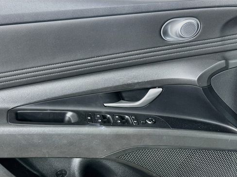 Used 2025 Hyundai Elantra SEL FWD image 15