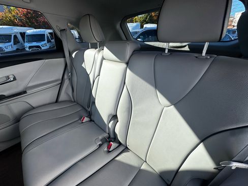 Used 2015 Toyota Venza LE image 11