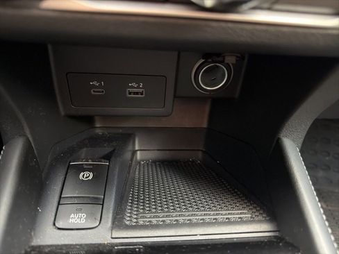 Used 2024 Nissan Kicks SV FWD image 21