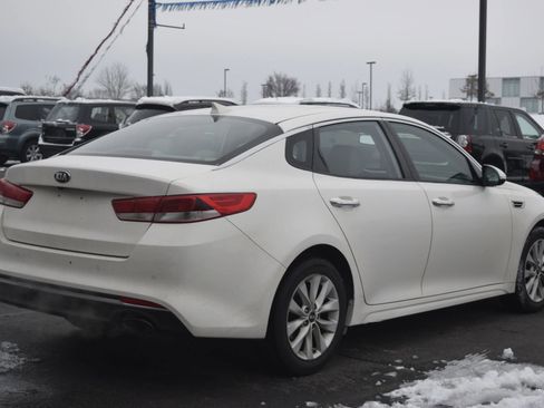 Used 2018 Kia Optima LX w/ 17" Alloy Wheels Package image 3