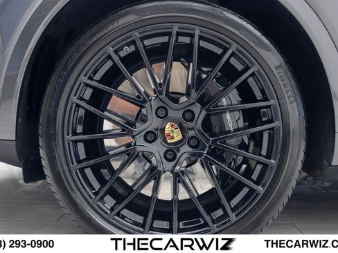 Used 2023 Porsche Cayenne Turbo AWD/4WD image 10