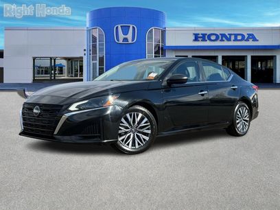Used 2024 Nissan Altima 2.5 SV