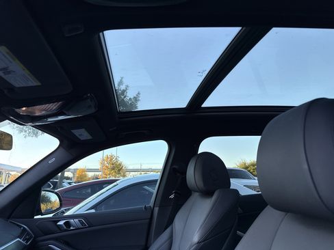 Used 2022 BMW X5 xDrive40i w/ Climate Comfort Package image 28