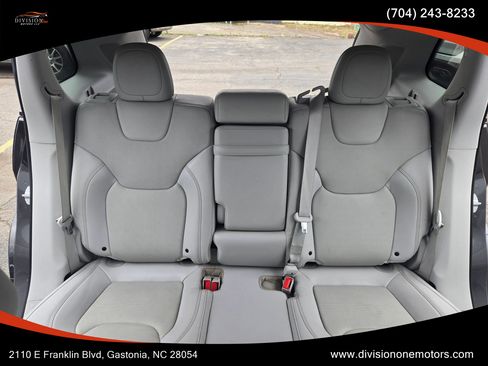 Used 2019 Jeep Cherokee Limited AWD/4WD image 16
