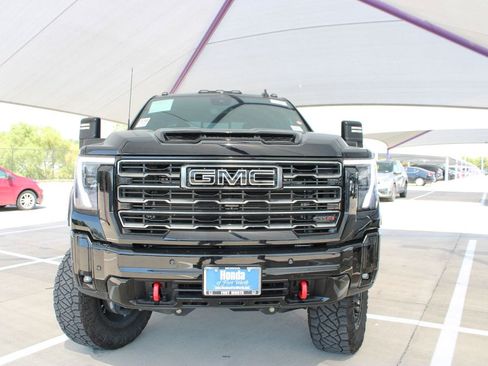 Used 2025 GMC Sierra 2500 AT4 w/ AT4 Premium Plus Package AWD/4WD image 10