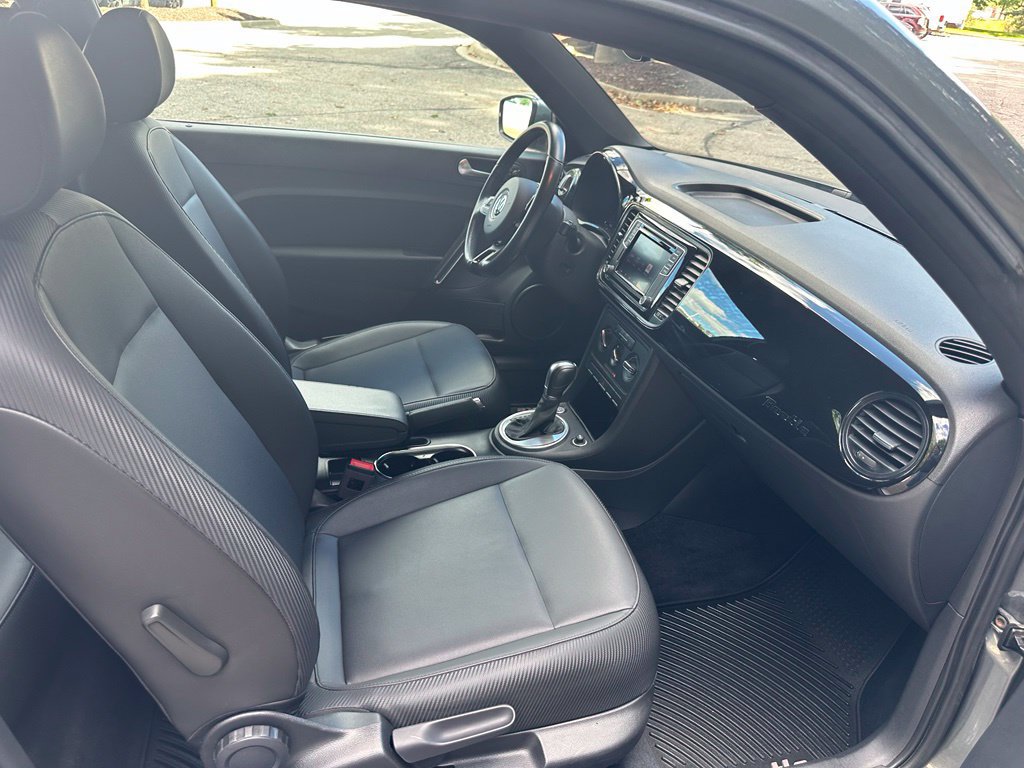 Used 2018 Volkswagen Beetle 2.0T S FWD image 22