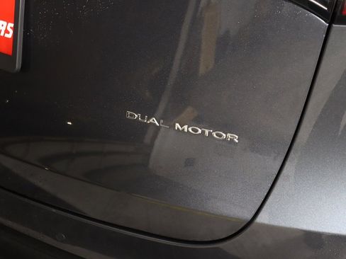 Used 2022 Tesla Model Y Long Range AWD/4WD image 49