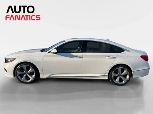 Used 2019 Honda Accord Touring image 2