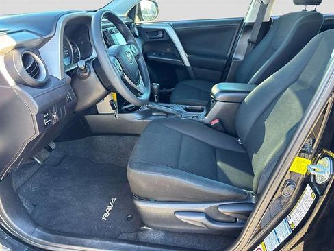 Used 2016 Toyota RAV4 LE image 8