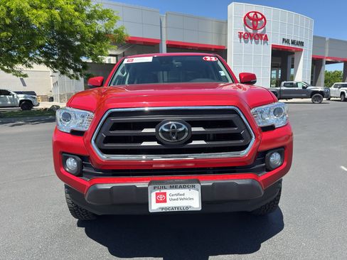 Certified 2022 Toyota Tacoma SR5 w/ Technology Package AWD/4WD image 6