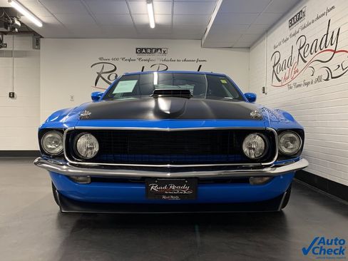 Used 2010 Ford Mustang GT image 4