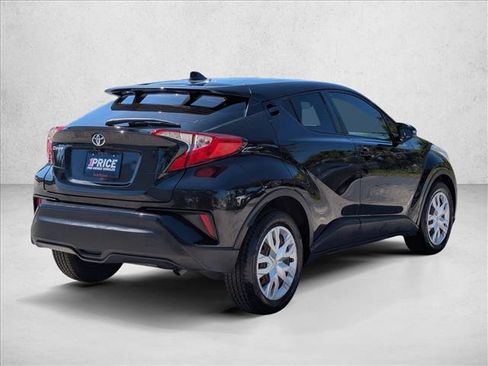 Used 2021 Toyota C-HR LE FWD image 5