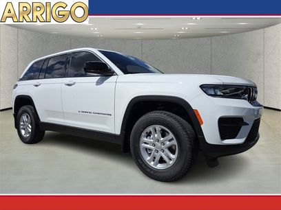 New 2025 Jeep Grand Cherokee Laredo w/ MOPAR Finishing Package