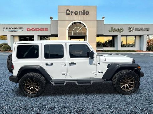 Used 2022 Jeep Wrangler Unlimited Sport w/ Sun And Sound Package AWD/4WD image 2