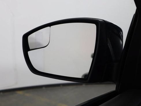 Used 2015 Ford Focus SE FWD image 35