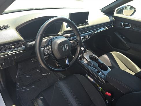 Used 2025 Honda Civic Sport image 9