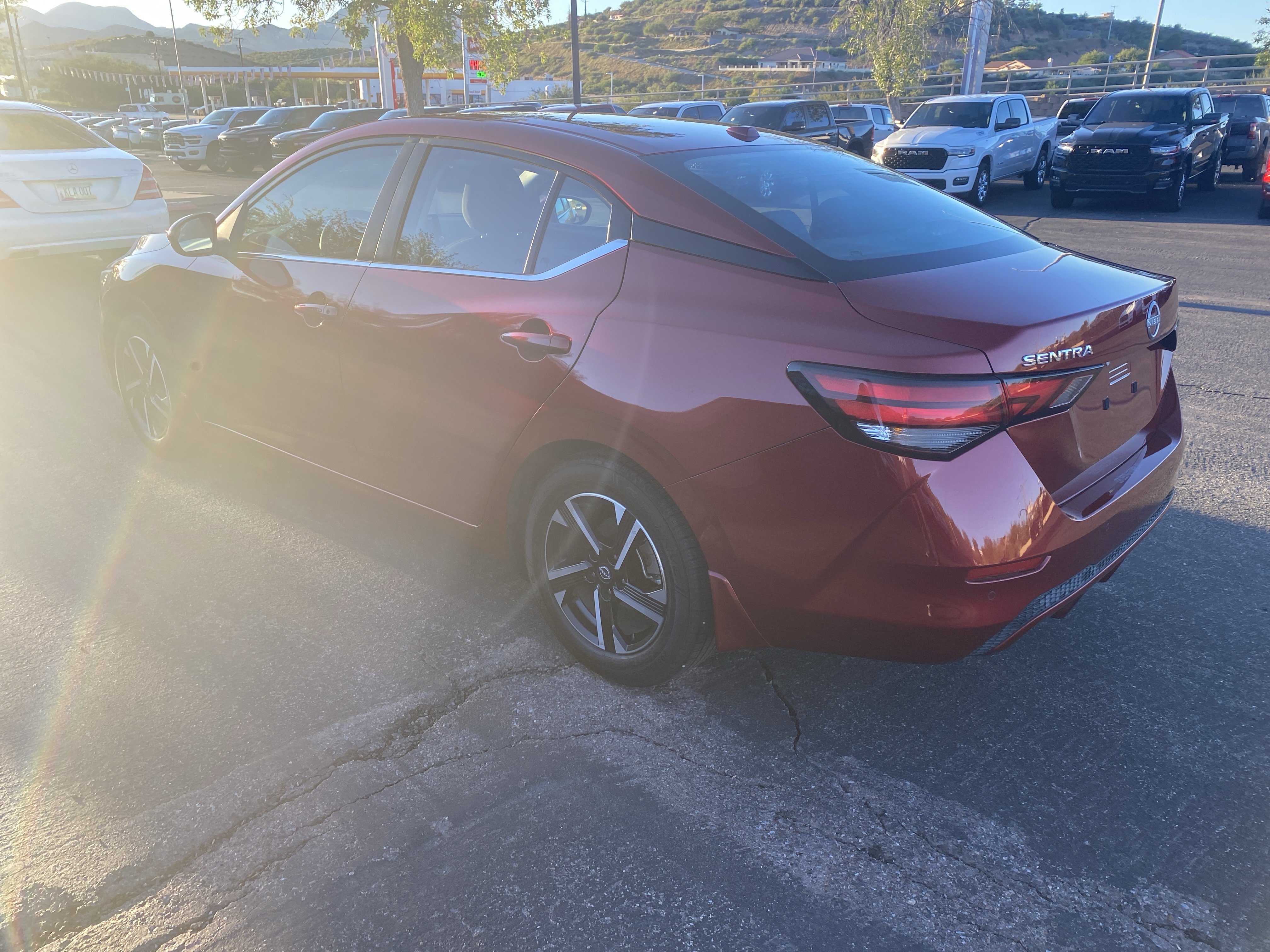 Used 2024 Nissan Sentra SV FWD image 2
