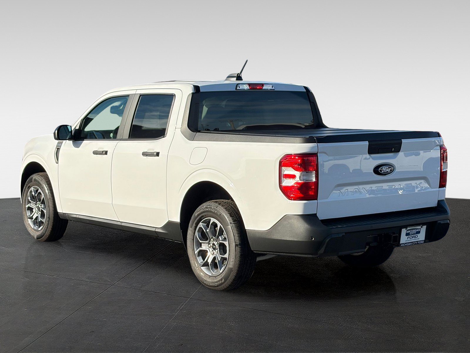 Used 2025 Ford Maverick XLT w/ Equipment Group 301A AWD/4WD image 7