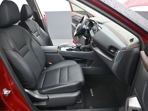 Used 2023 Nissan Rogue SV w/ SV Premium B Package FWD image 24