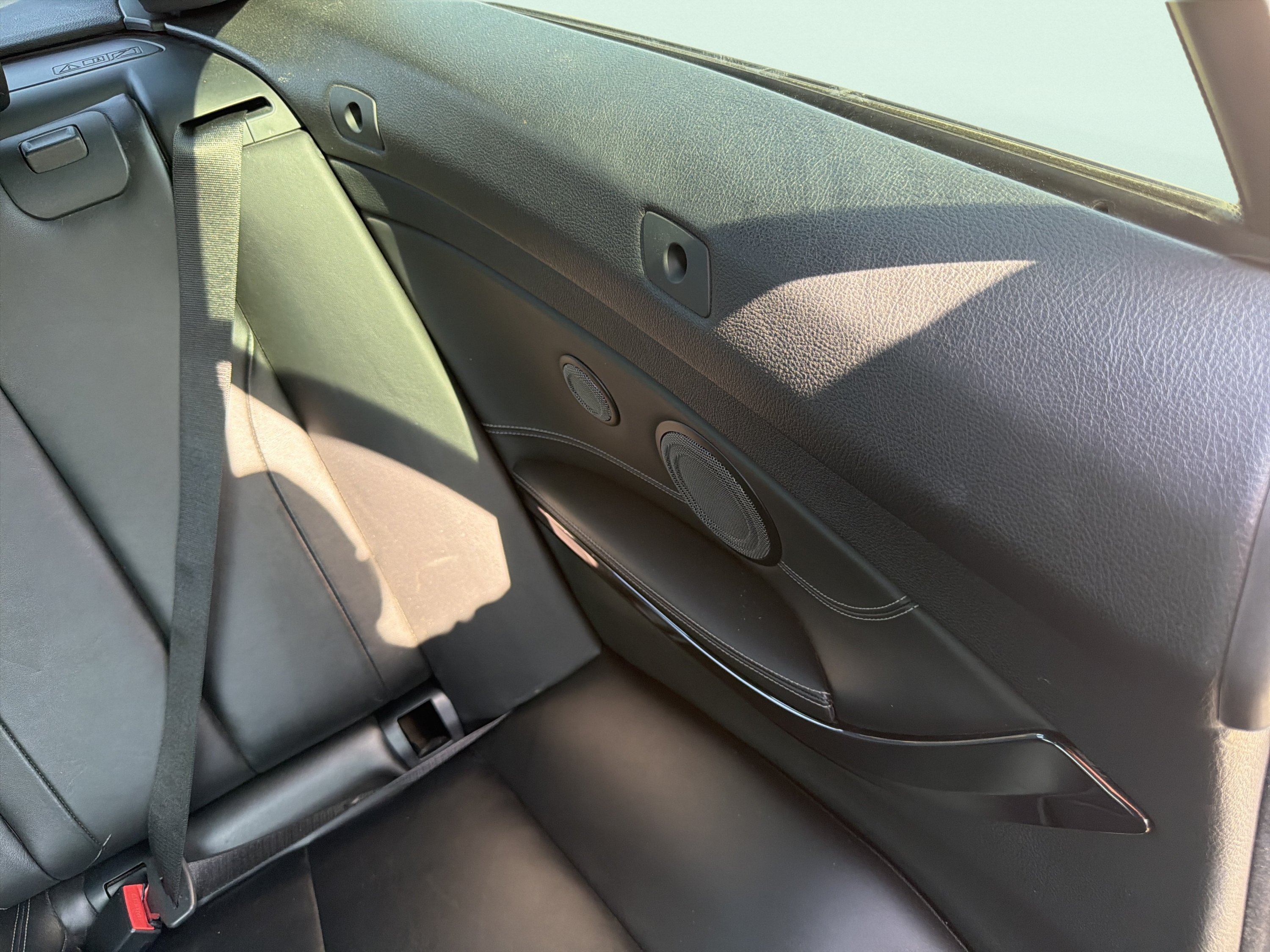 Used 2018 BMW M4 Convertible RWD image 23