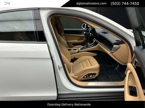 Used 2018 Porsche Panamera 4 image 19
