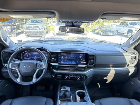 Used 2025 Chevrolet Silverado 1500 LT Trail Boss w/ LT Trail Boss Premium Package image 12