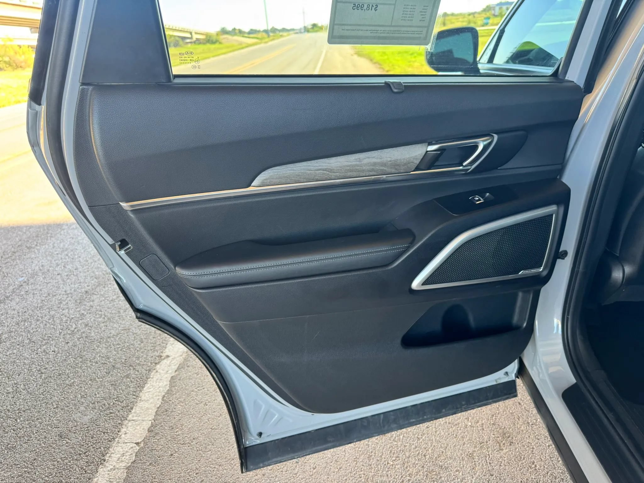 Used 2021 Kia Telluride EX w/ EX Premium Package AWD/4WD image 18
