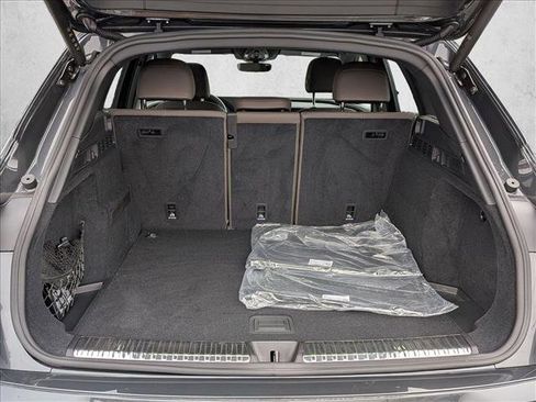 Certified 2025 Audi Q5 Premium w/ Convenience Package image 6