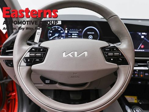 Used 2023 Kia Niro Wind w/ Wind Preserve Package FWD image 10