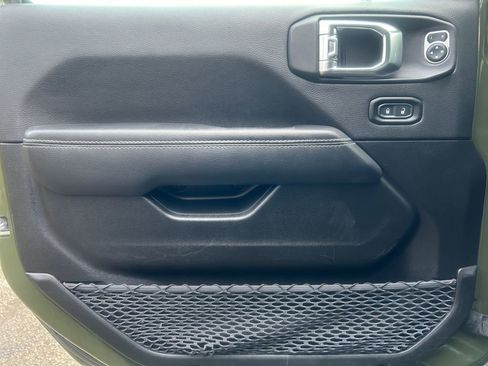 Used 2023 Jeep Wrangler Sahara image 22