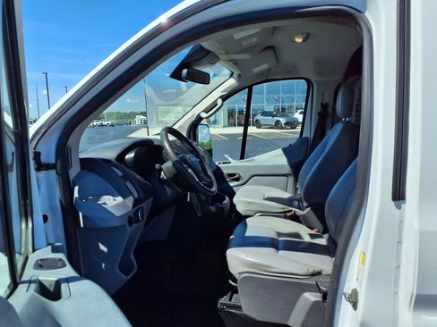 Used 2018 Ford Transit 150 130 Low Roof RWD image 8